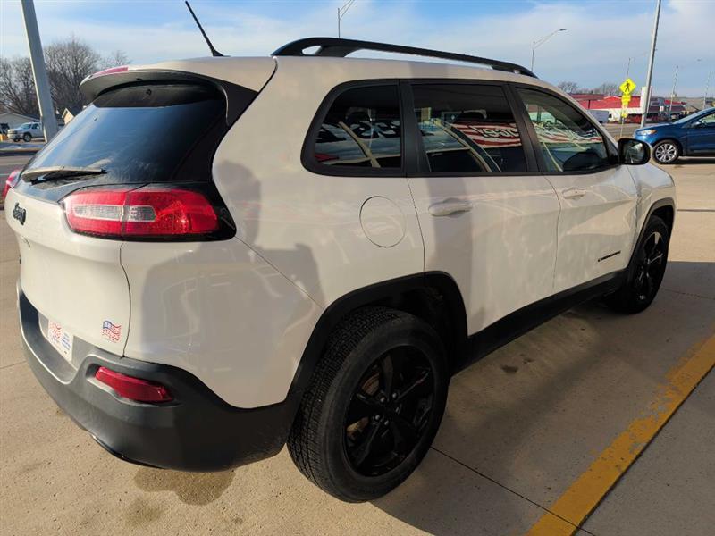 Jeep Cherokee Latitude 4WD 2015