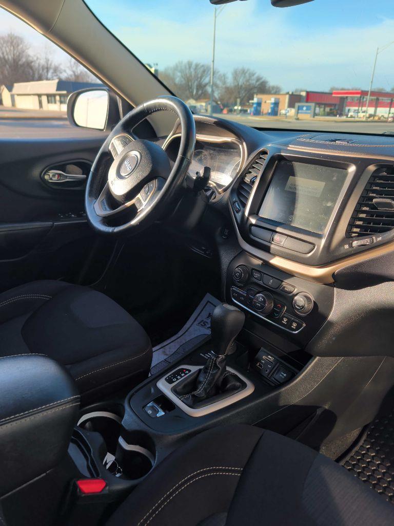 Jeep Cherokee Latitude 4WD 2015