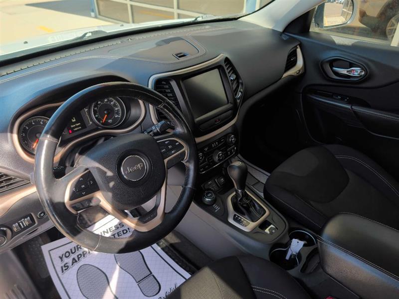 Jeep Cherokee Latitude 4WD 2015