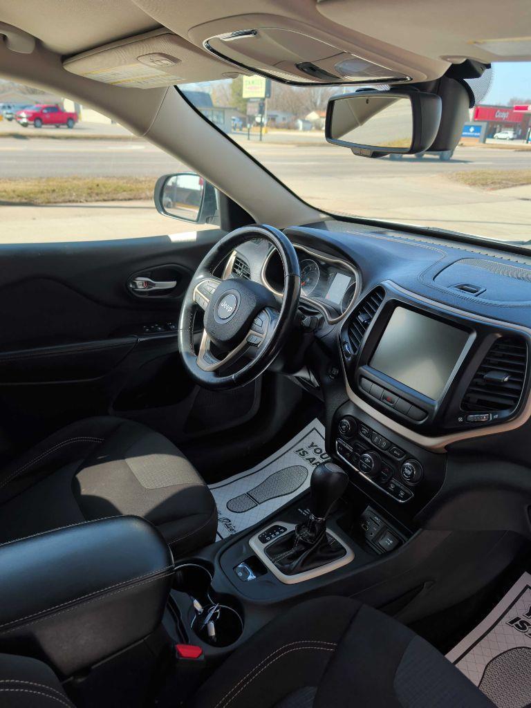 Jeep Cherokee Latitude 4WD 2015