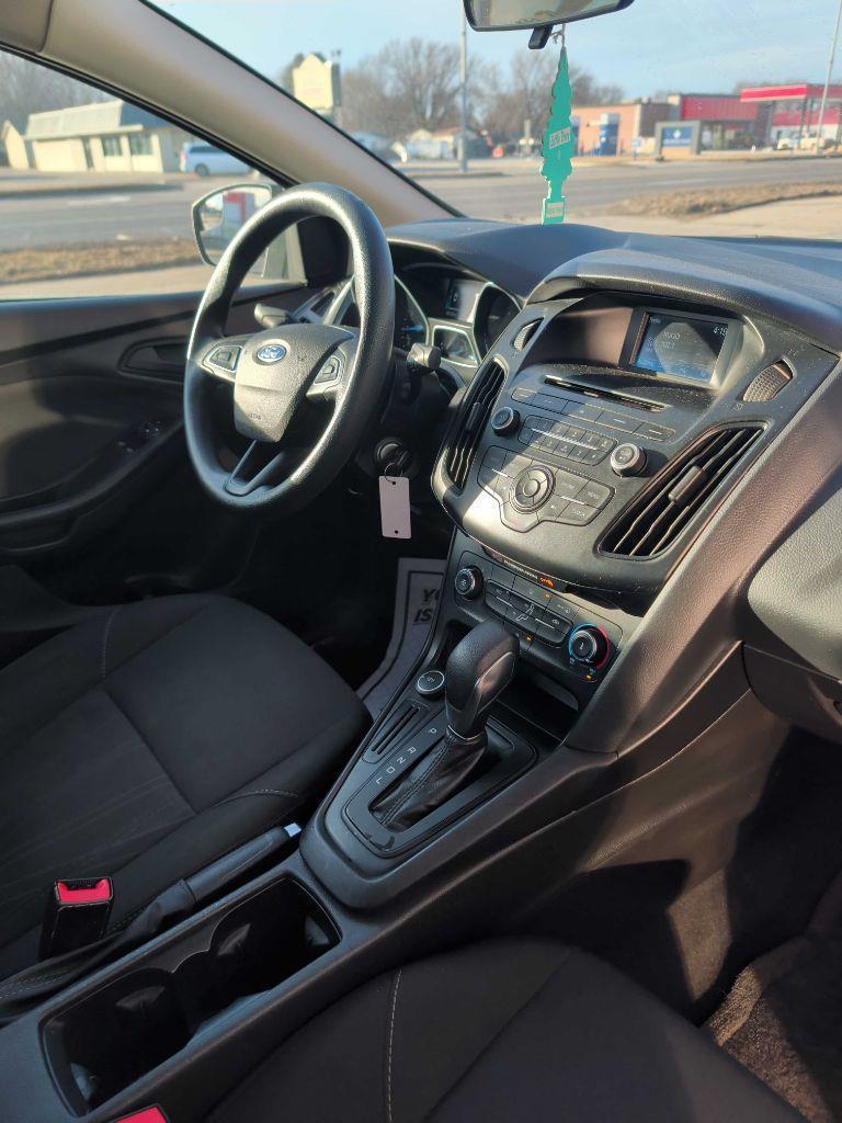 Ford Focus S Sedan 2016