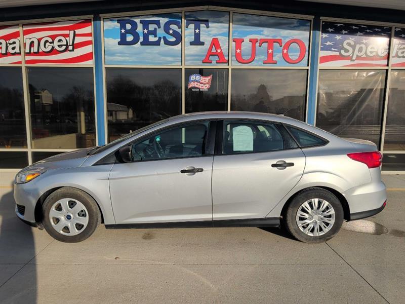 Ford Focus S Sedan 2016