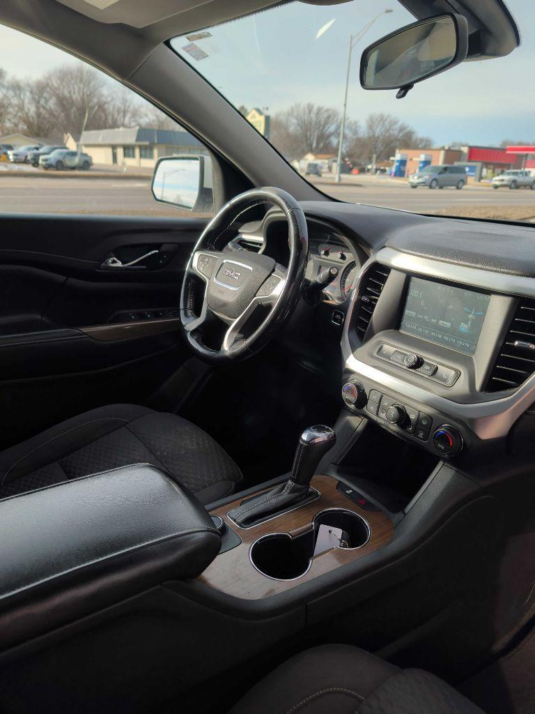 GMC Acadia SLE-1 AWD 2019