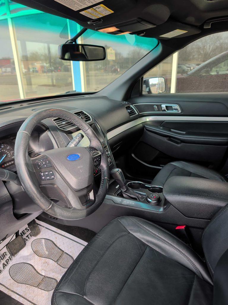 Ford Explorer XLT 4WD 2017