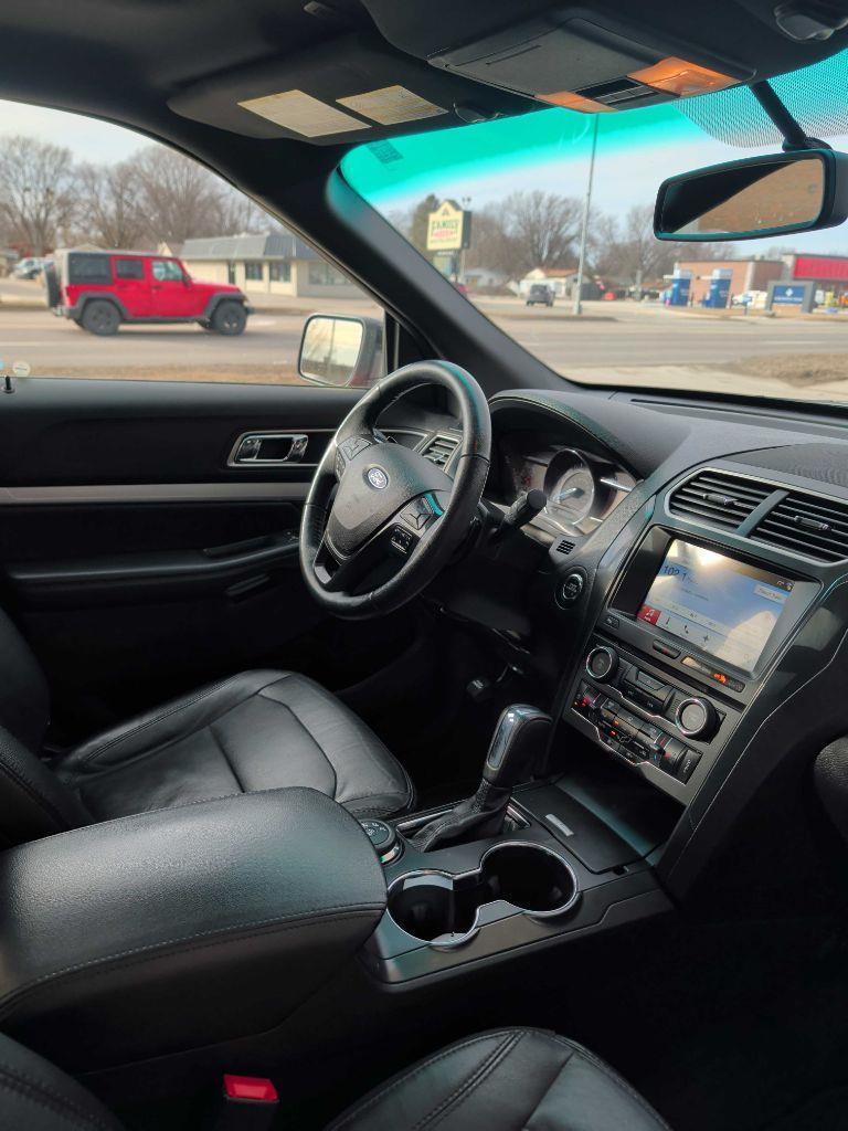 Ford Explorer XLT 4WD 2017