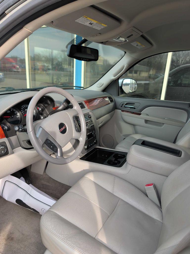 GMC Yukon SLT1 4WD 2011