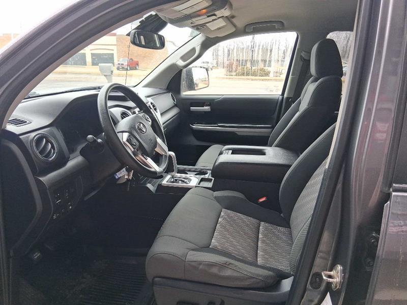 Toyota Tundra SR5 5.7L V8 FFV CrewMax 4WD 2018