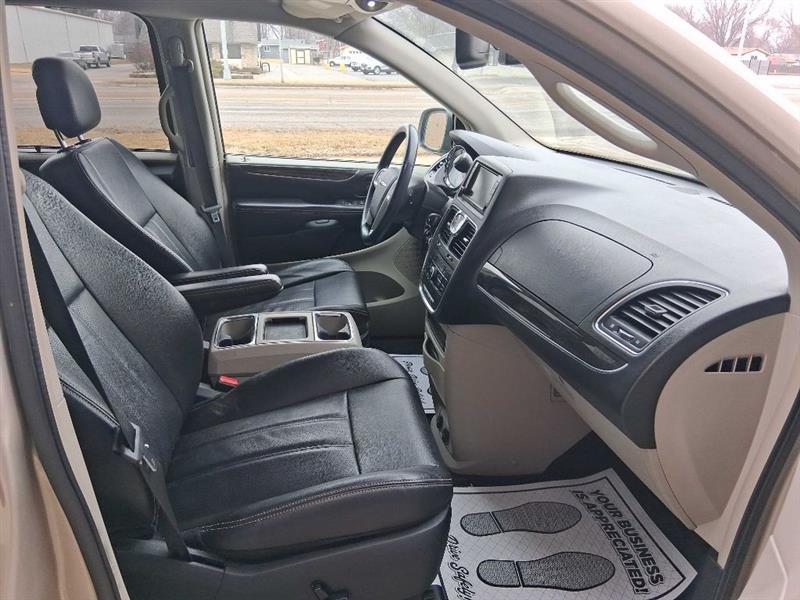 Chrysler Town & Country Touring-L 2014