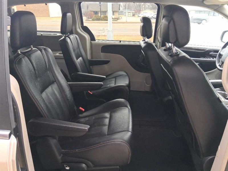 Chrysler Town & Country Touring-L 2014