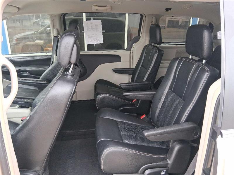 Chrysler Town & Country Touring-L 2014