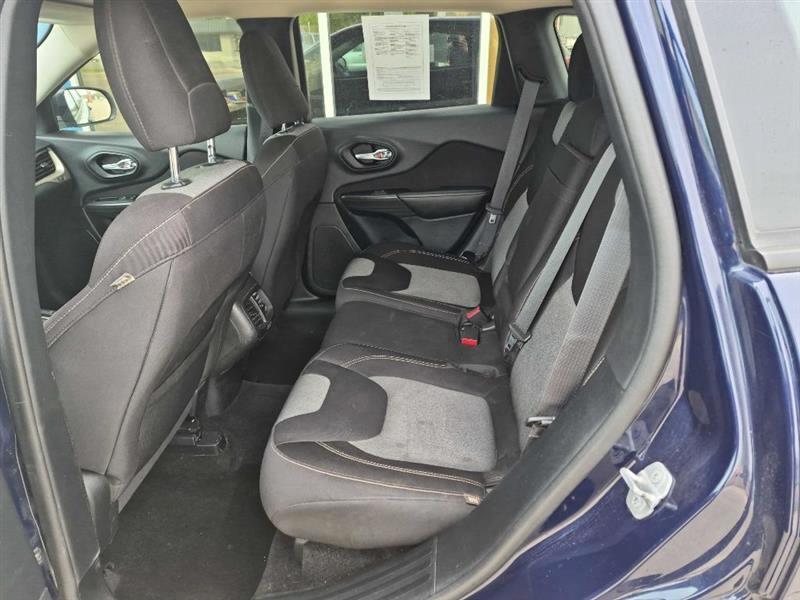 Jeep Cherokee Sport 4WD 2015