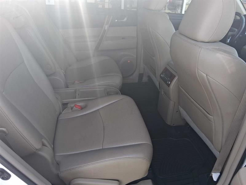Toyota Highlander Limited 4WD 2013