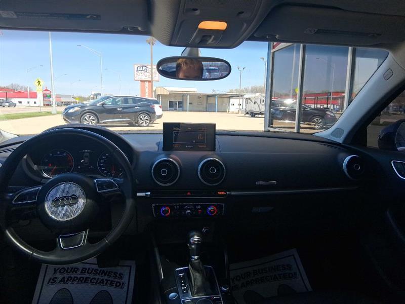 Audi A3 2.0T Premium Sedan quattro S tronic 2015