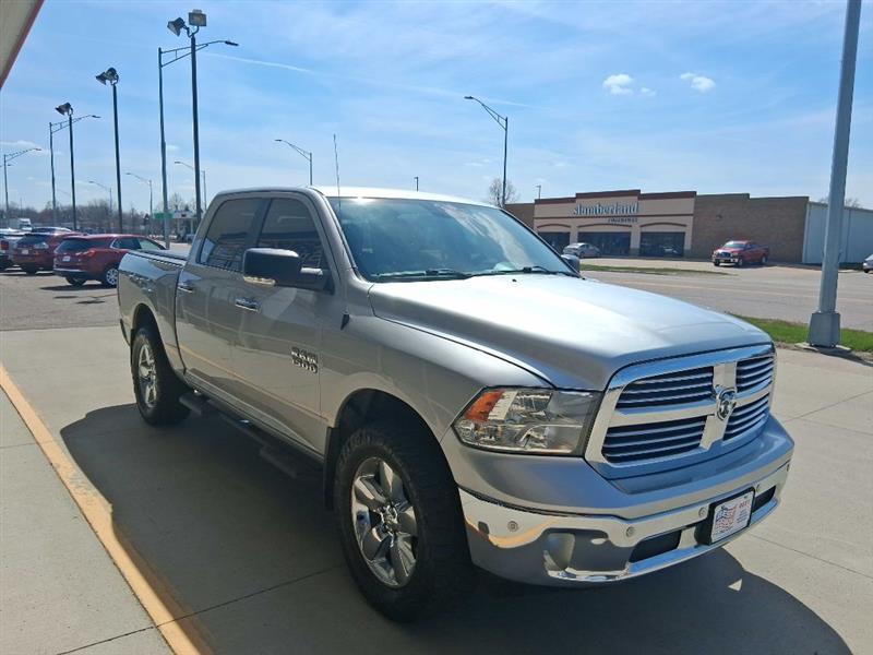 RAM 1500 SLT Crew Cab SWB 4WD 2017