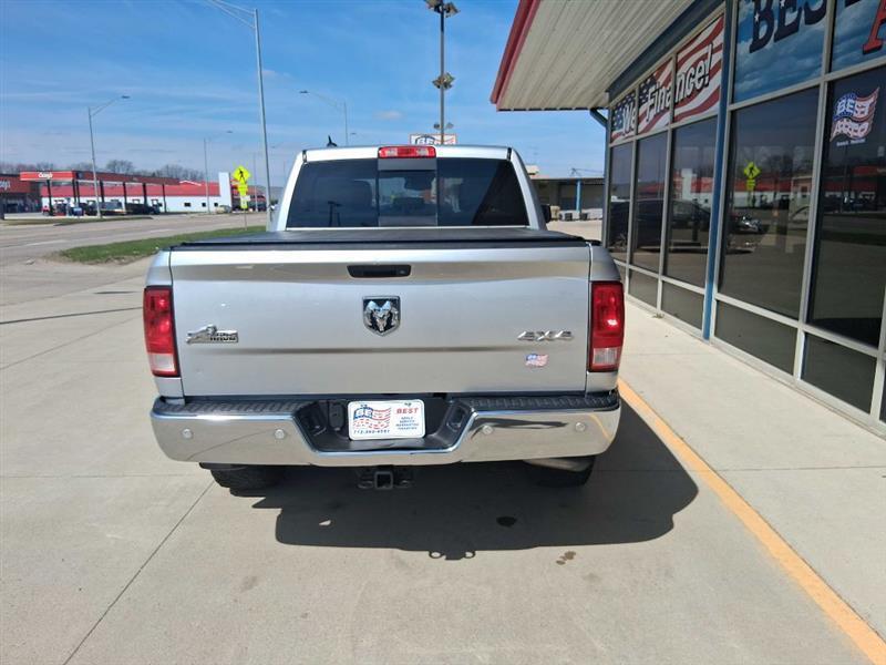 RAM 1500 SLT Crew Cab SWB 4WD 2017