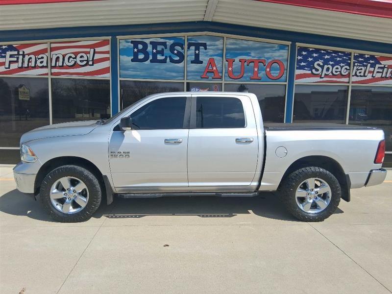 RAM 1500 SLT Crew Cab SWB 4WD 2017