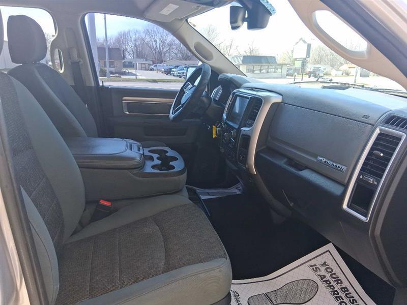 RAM 1500 SLT Crew Cab SWB 4WD 2017