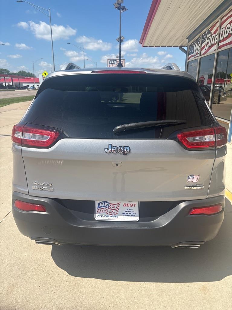 Jeep Cherokee Latitude 4WD 2017