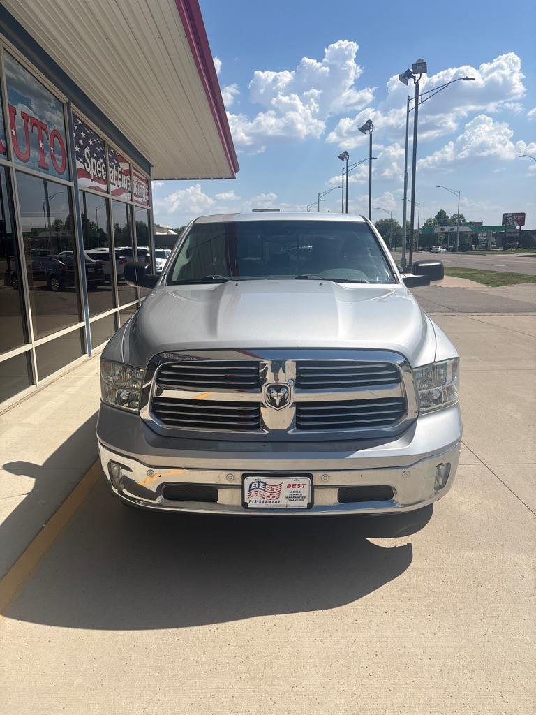 RAM 1500 SLT Crew Cab SWB 2WD 2016