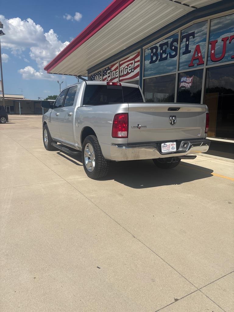RAM 1500 SLT Crew Cab SWB 2WD 2016