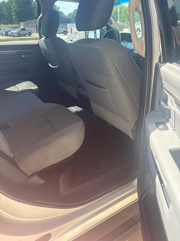 RAM 1500 SLT Crew Cab SWB 2WD 2016