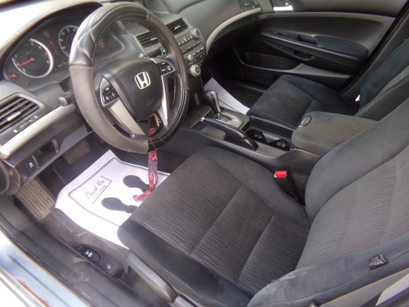 Honda Accord LX sedan AT 2011