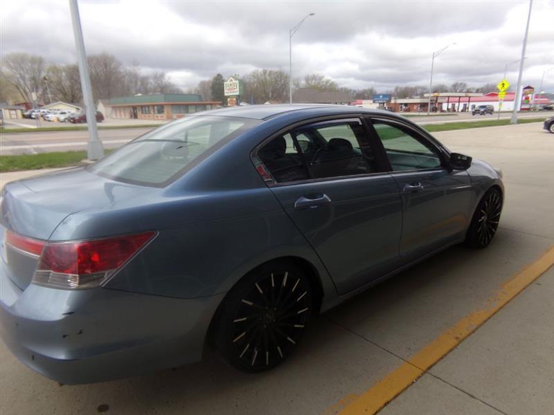 Honda Accord LX sedan AT 2011