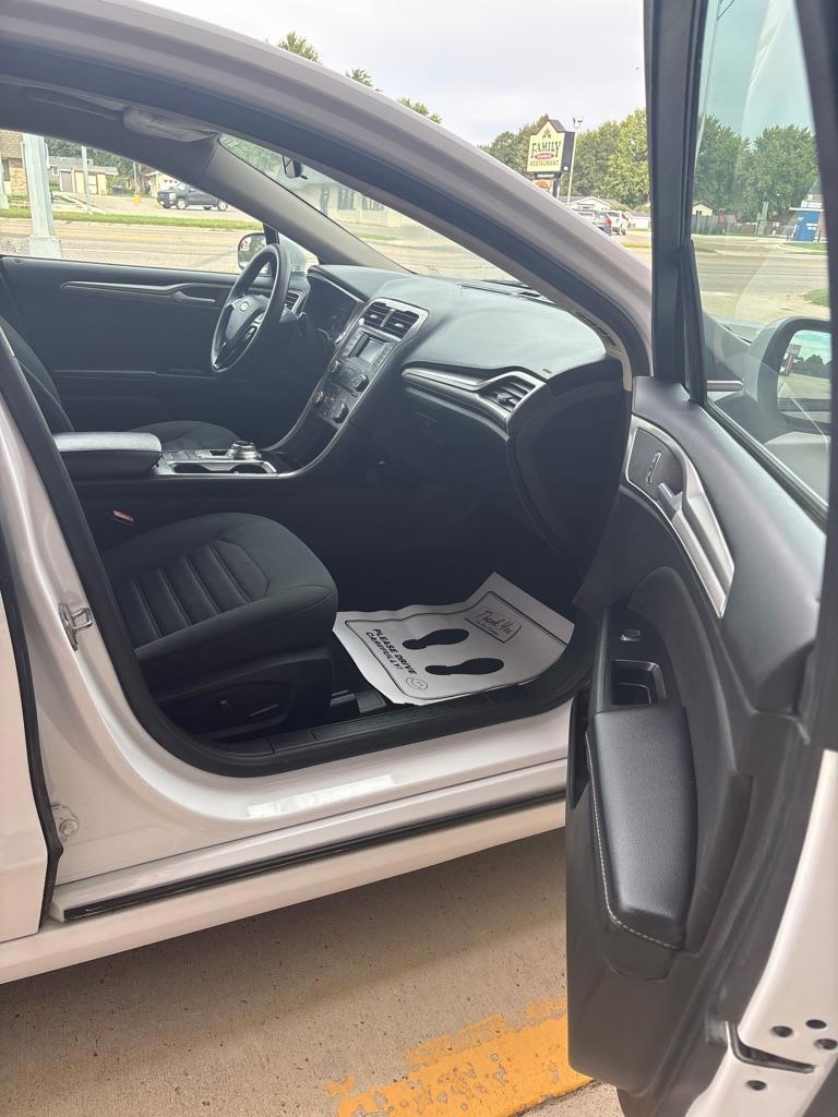 Ford Fusion SE 2017