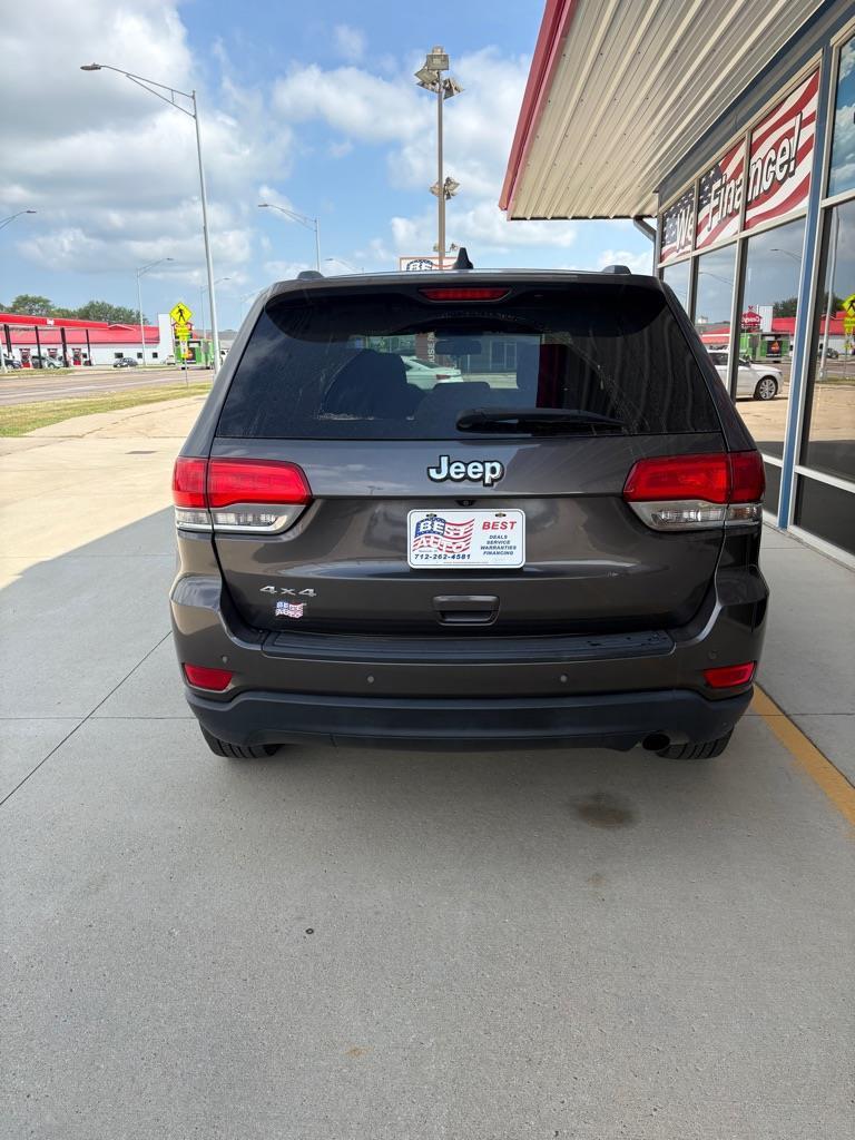 Jeep Grand Cherokee Laredo 4WD 2016