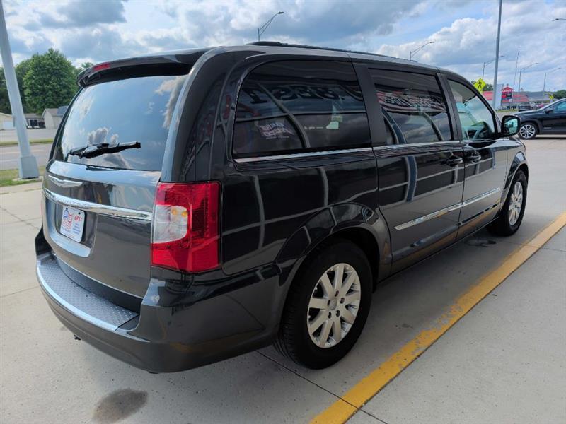 Chrysler Town & Country Touring-L 2011