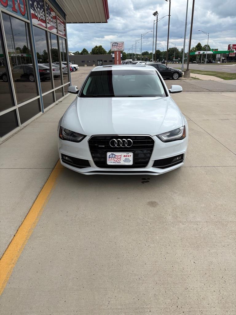 Audi A4 2.0T Sedan quattro Tiptronic 2015
