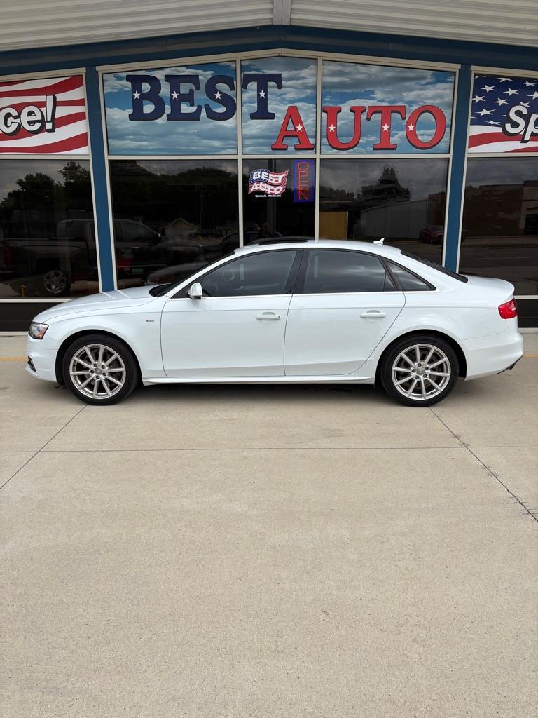 Audi A4 2.0T Sedan quattro Tiptronic 2015