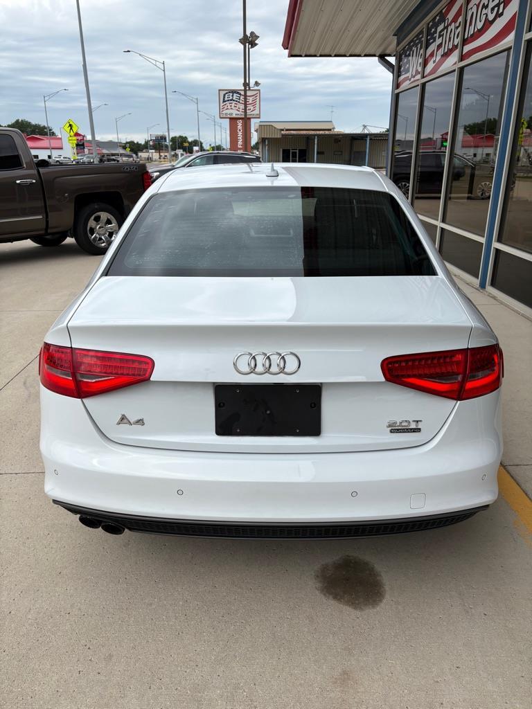 Audi A4 2.0T Sedan quattro Tiptronic 2015