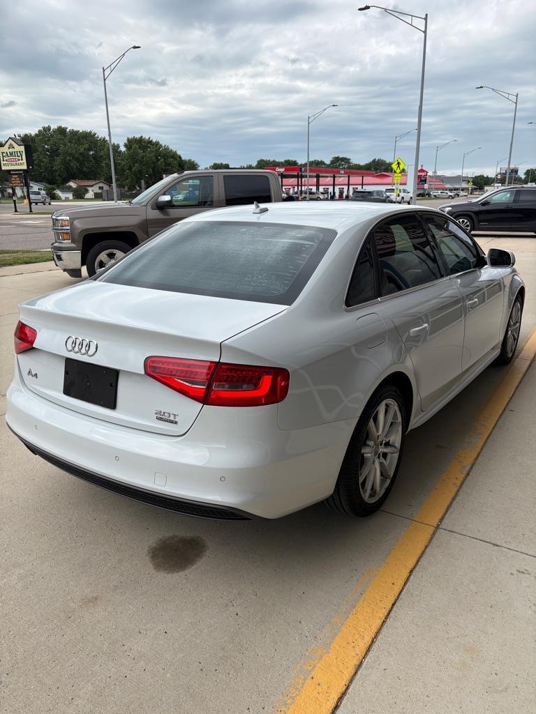 Audi A4 2.0T Sedan quattro Tiptronic 2015
