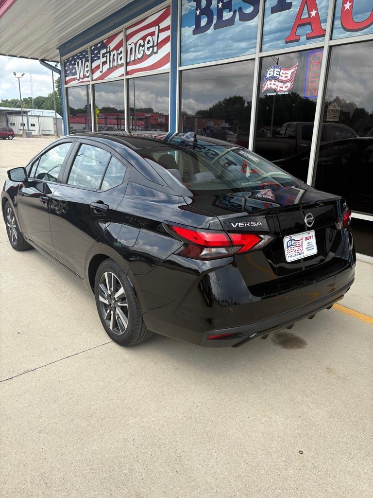 Nissan Versa SV 2021