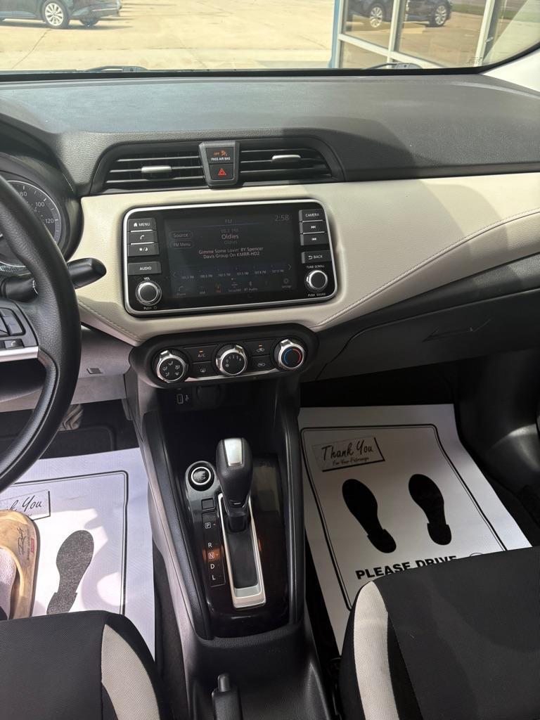 Nissan Versa SV 2021