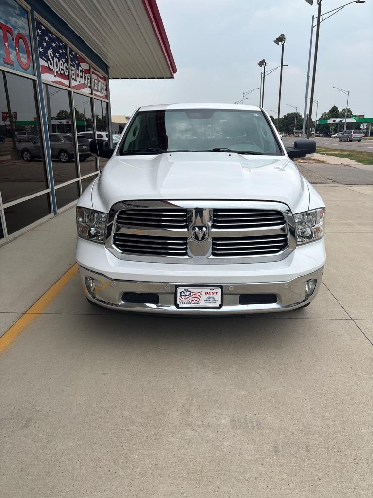 RAM 1500 SLT Crew Cab SWB 4WD 2016