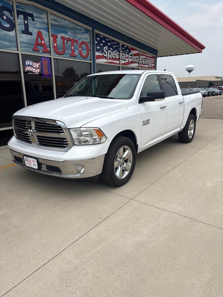 RAM 1500 SLT Crew Cab SWB 4WD 2016