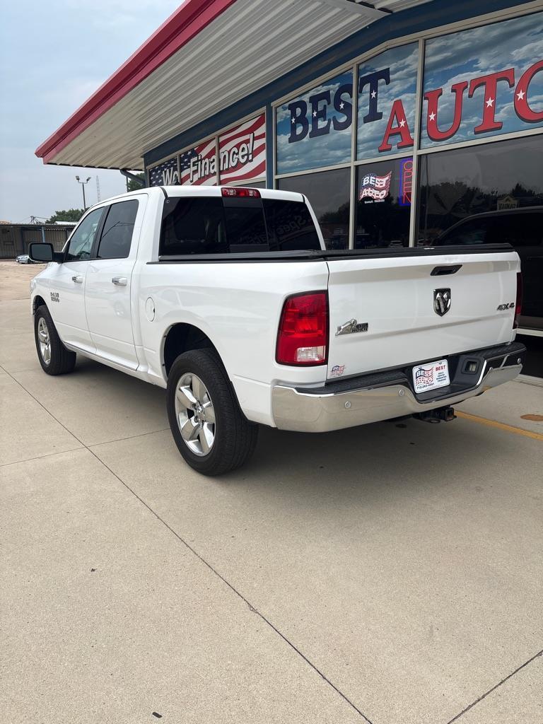 RAM 1500 SLT Crew Cab SWB 4WD 2016