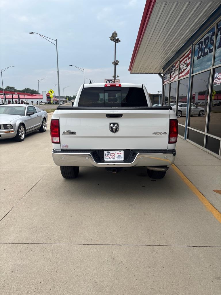 RAM 1500 SLT Crew Cab SWB 4WD 2016