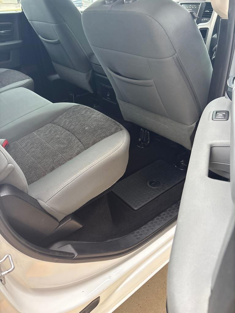 RAM 1500 SLT Crew Cab SWB 4WD 2016