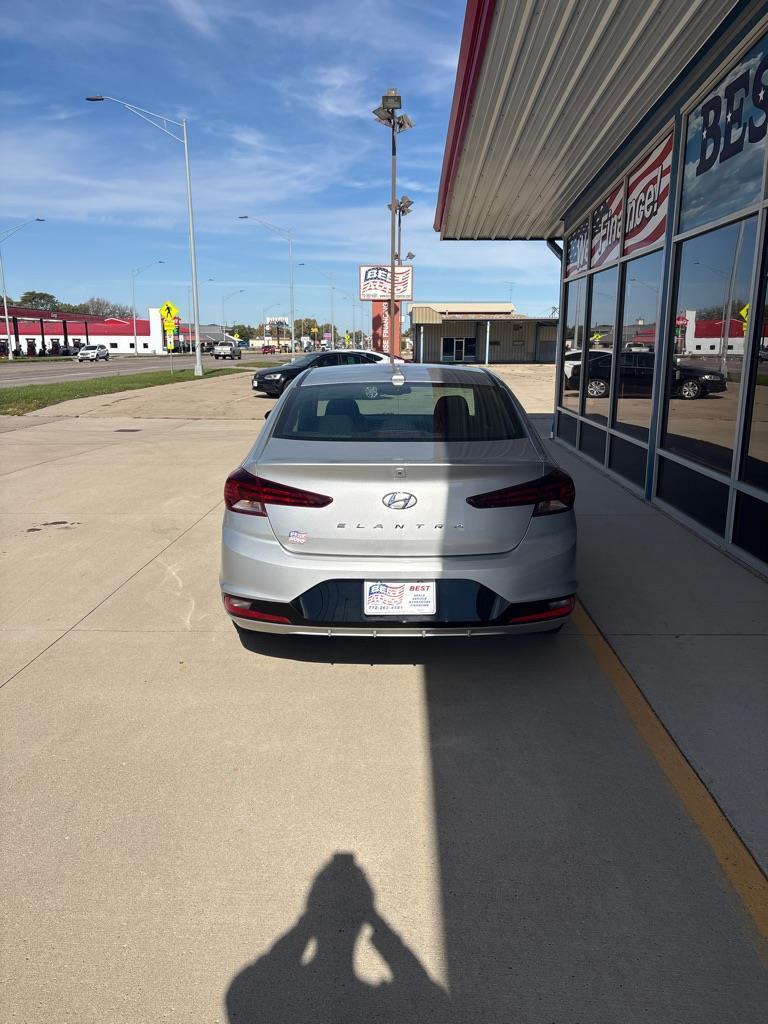 Hyundai Elantra Limited 2019