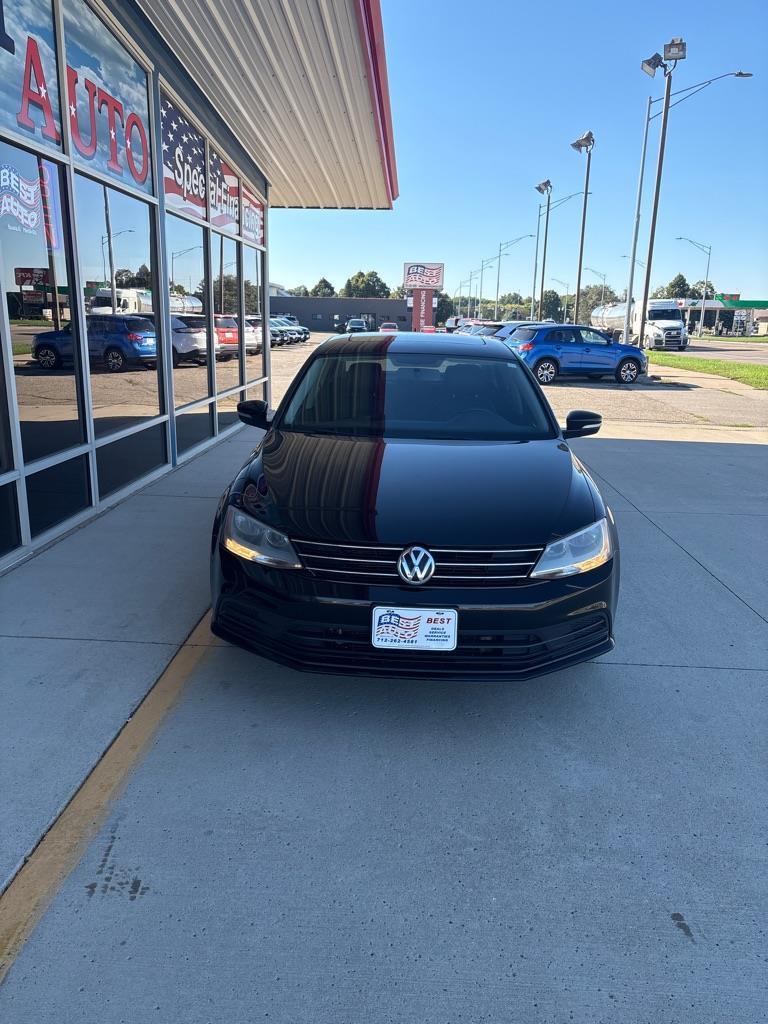 Volkswagen Jetta SE 6A 2016