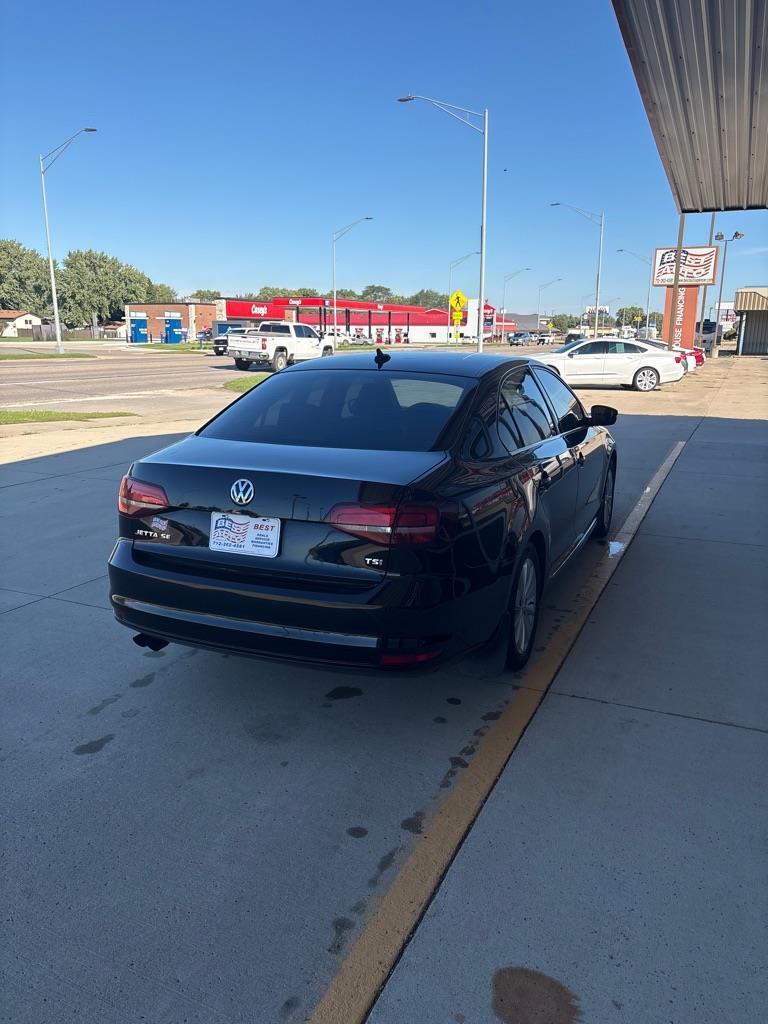 Volkswagen Jetta SE 6A 2016