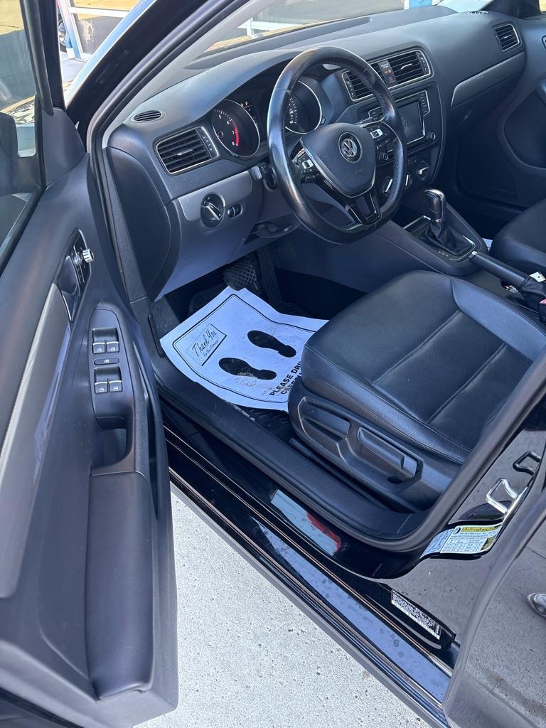 Volkswagen Jetta SE 6A 2016