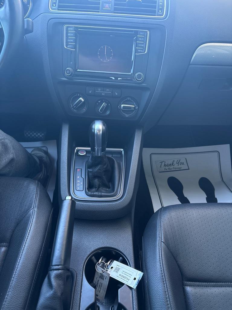 Volkswagen Jetta SE 6A 2016