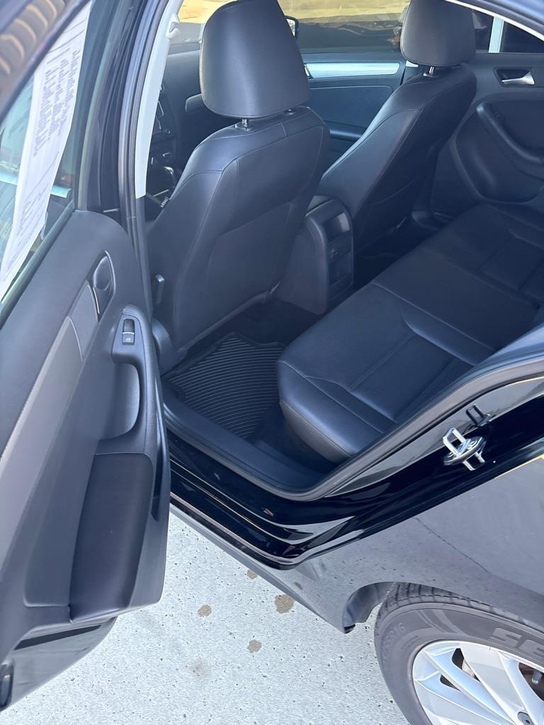 Volkswagen Jetta SE 6A 2016