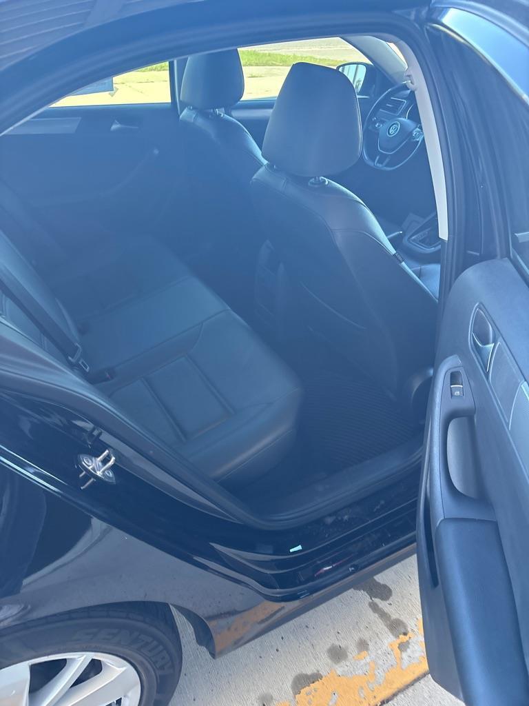 Volkswagen Jetta SE 6A 2016