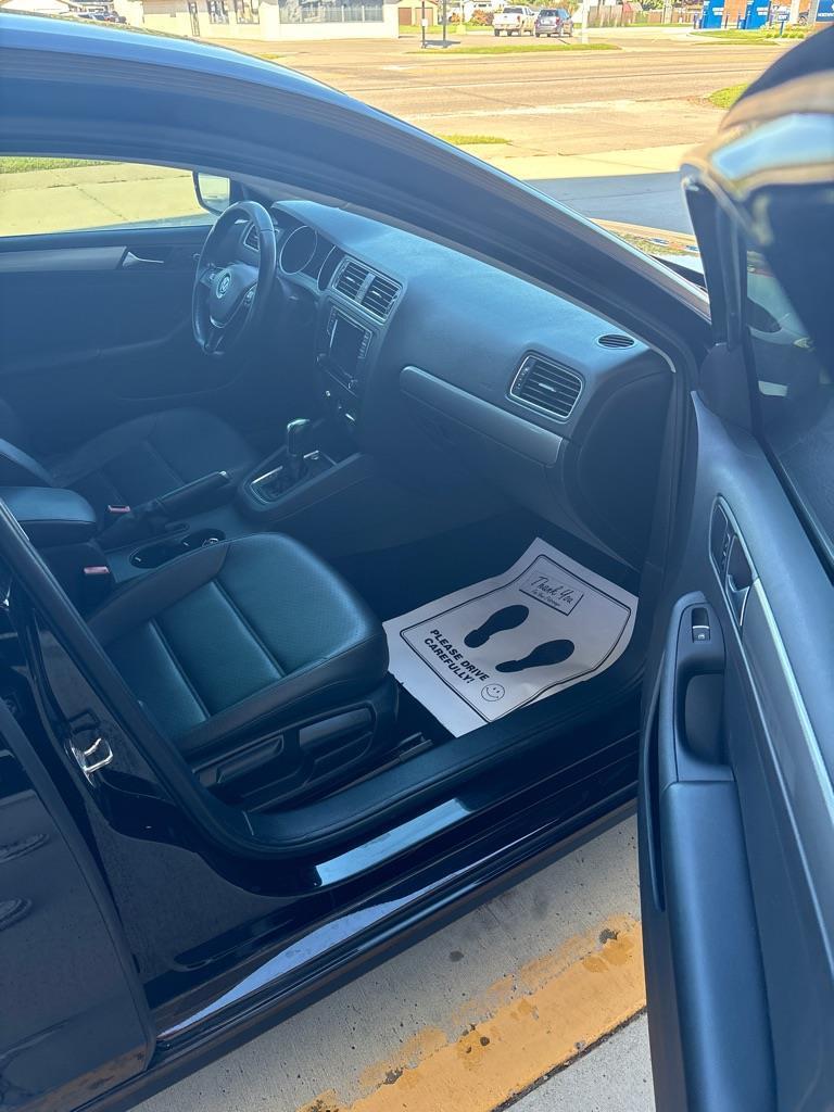 Volkswagen Jetta SE 6A 2016