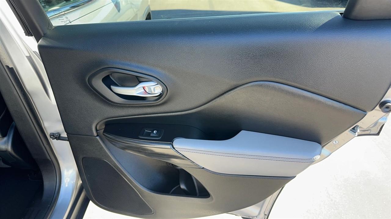 Jeep Cherokee FWD 4dr Limited 2014